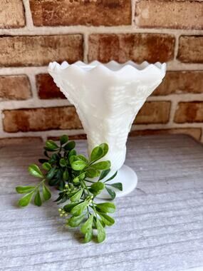 Anchor Hocking Harvest Grape Milk Glass Compote Bowl | Pedestal Fruit Bowl